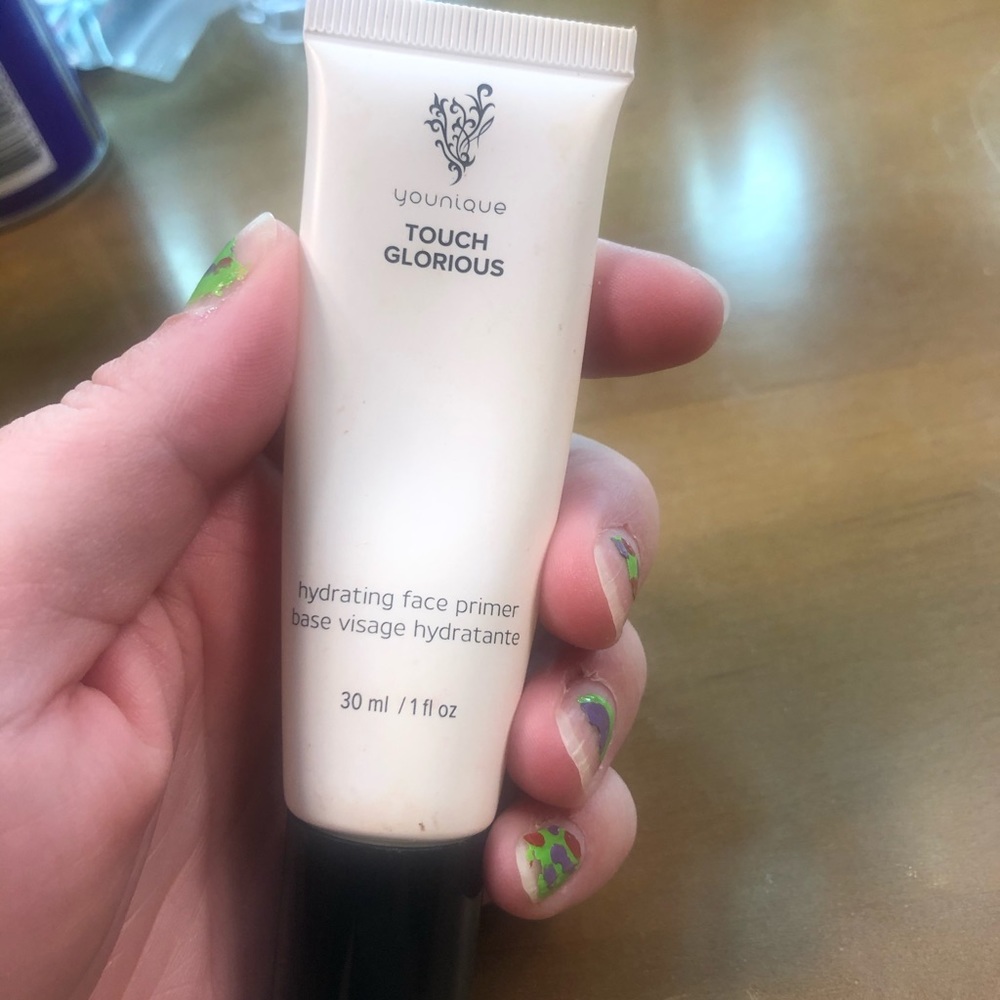 COPY - Younique glorious face primer